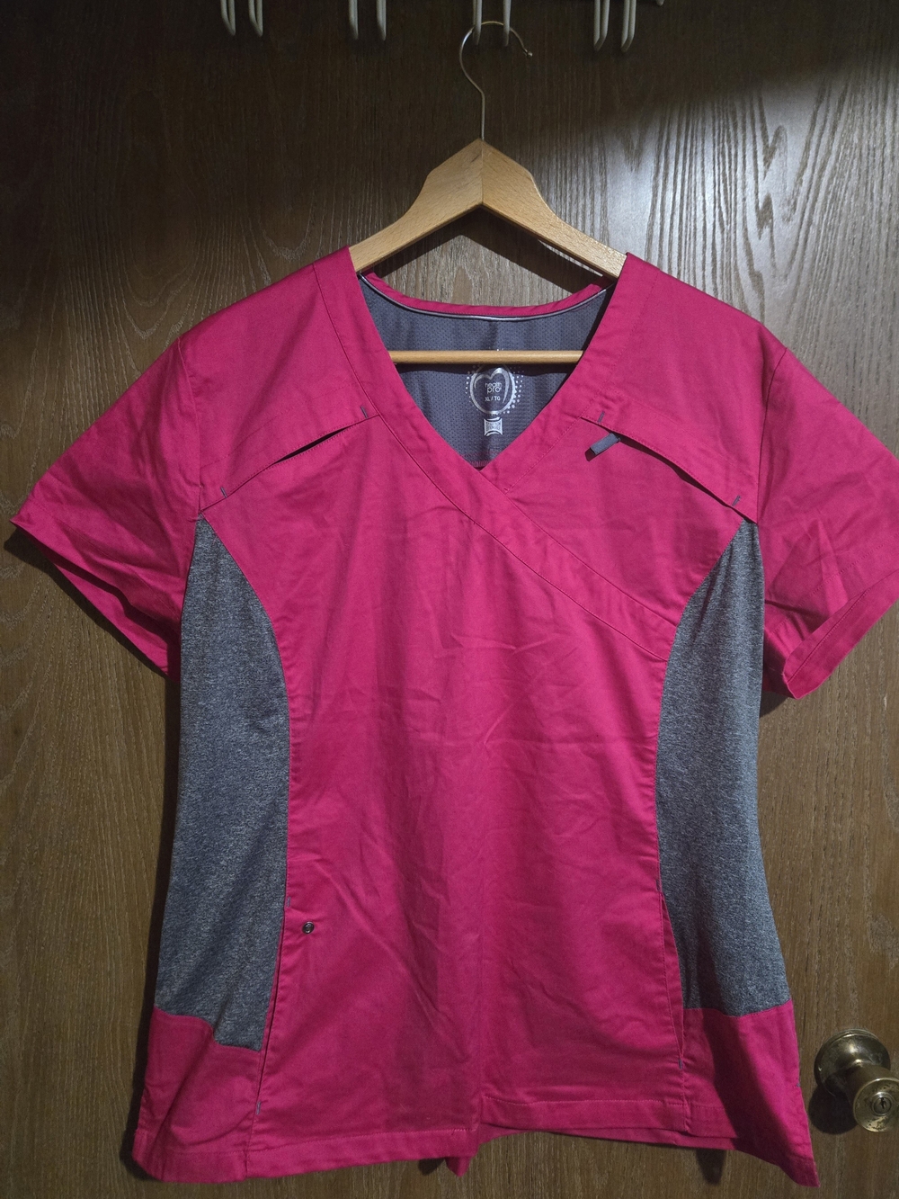 Women's Bright Magenta V-Neck Contrast Panel Scrub Top